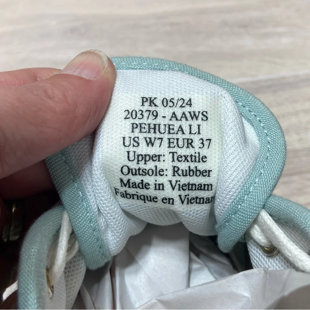 OLUKAI / Pehuea Li Womens Sneakers Size 7